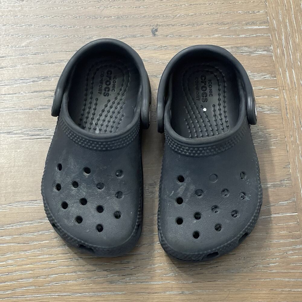 Crocs Classic Clog Child Size 5 Black‎ Waterproof Slip On Logo Summer Sandal